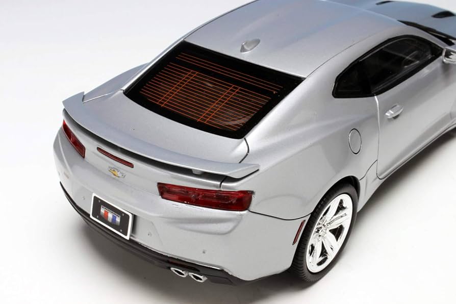 Amazon.com: AMT Skill 1 Snap Model Kit 2016 Chevrolet Camaro SS 1