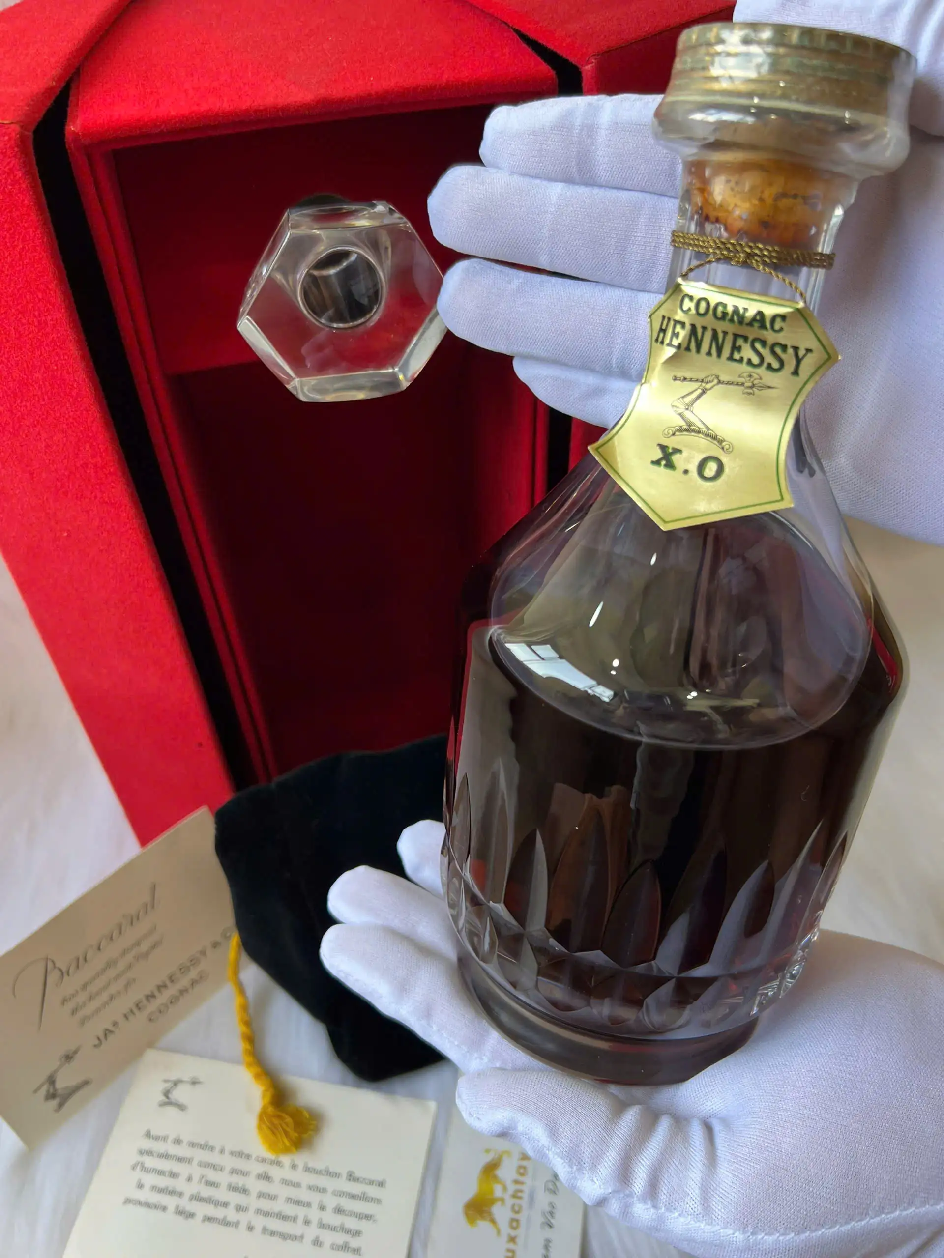 Hennessy X.O. carafe Baccarat 赤箱 Lot 897 - Hennessy XO Cognac