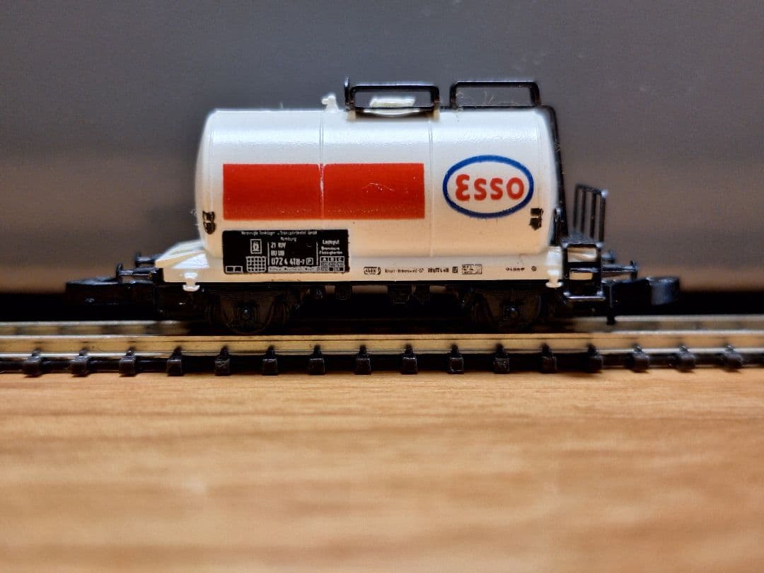 メルクリンZゲージ スターターセットS+E、+貨車2両▪︎特急電気機関車+