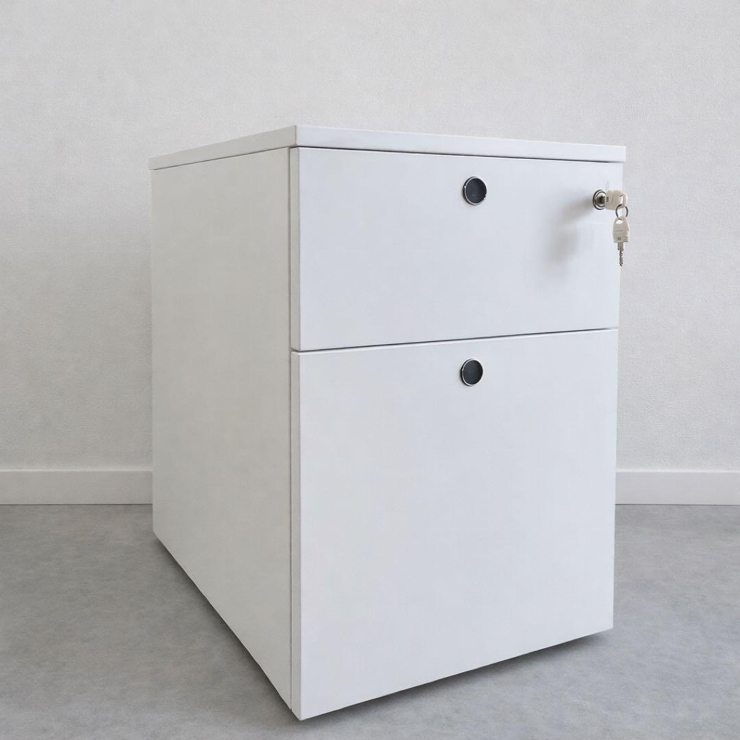 ✨Fantoni ファントーニ サイドワゴン 2段 新品未使用 鍵付き fantoni/ファントーニ 2段に見える3段ワゴン(引出しトレー) 木製ワゴン