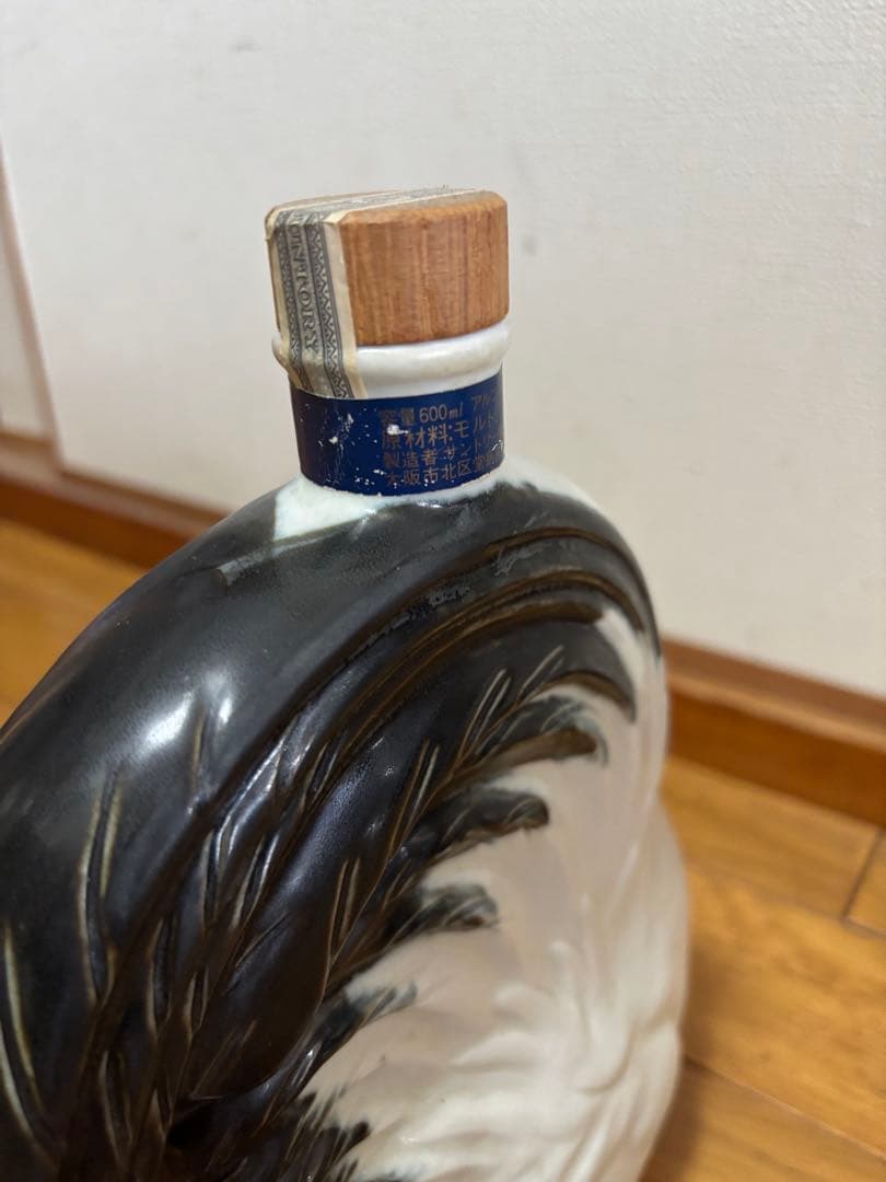 未開栓】干支 酉 鶏型 陶器 ウイスキー サントリー ローヤル12年