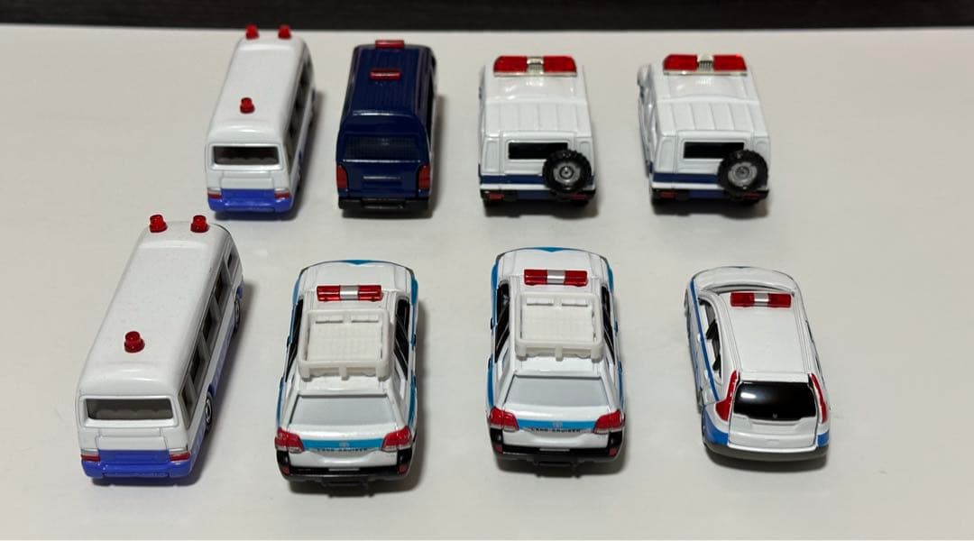 トミカ　パトカー　機動隊車両セット
